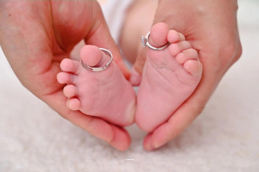 桂平满月宝宝只放屁不排便 桂平满月宝宝只放屁不排便